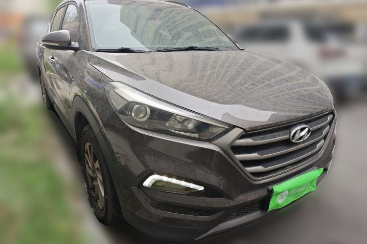 Used Hyundai Tucson 2015 1.6T Dual-Clutch Two-Wheel-Drive Smart Model Front Right 45 Deg
