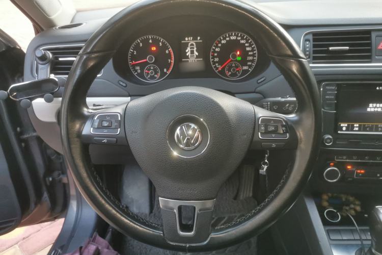 Used Volkswagen Sagitar 2014 Revised Version 1.4TSI Automatic Luxury Edition Steering Wheel