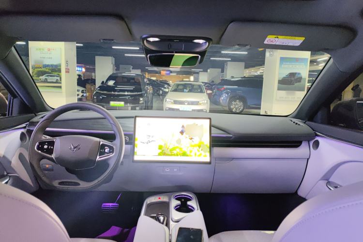 Used ARCFOX Alpha T5 2024 660 MAX Center Console