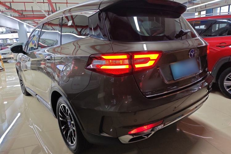 Used TRAUM S70 2018 1.5T Automatic Comfort Model 7 Seats Rear Left 45 Deg