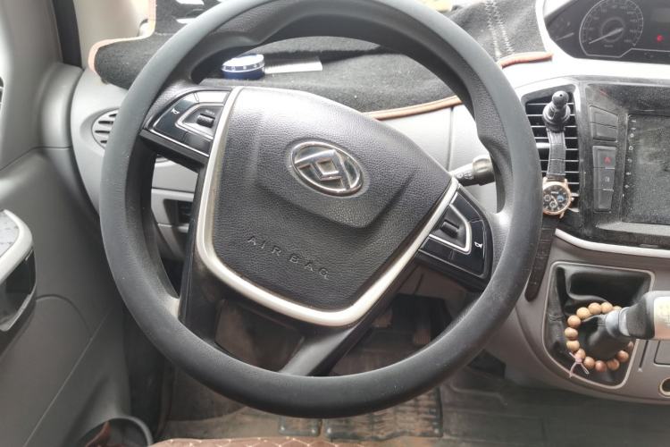 Used SAIC MAXUS Xintu V80 2020 2.5T Manual Classic City Delivery King Short Wheelbase Mid-Roof Design 2/3 Seats