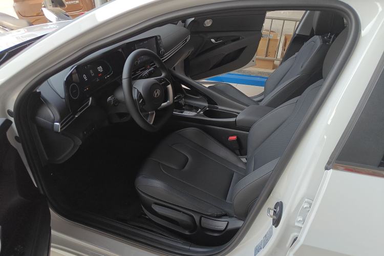 Used Hyundai Elantra 2023 1.5L CVT GLX Elite Edition Left Front Seat