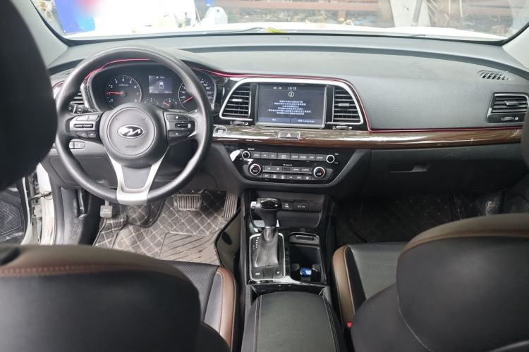 Used Kia K3 (Kai Shen) 2019 1.8L Automatic GLS Center Console