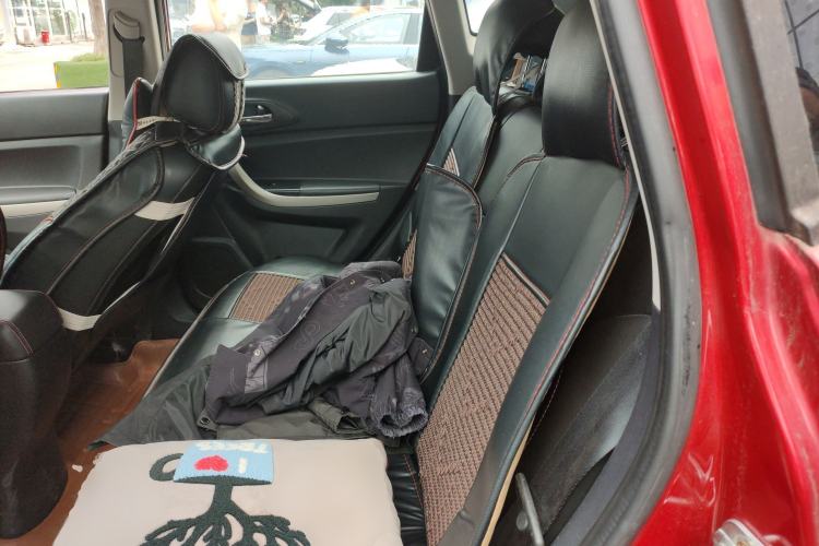 Used CHANGAN CS35 2014 1.6L Manual Luxury Model China IV Standard
