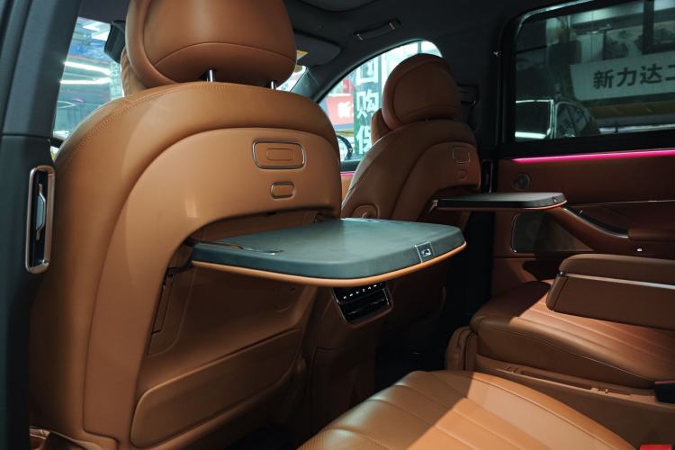 Used Hima AITO M8 2025 Extended-Range Ultra Version 53.4 kWh 6-Seater Edition Interior 10