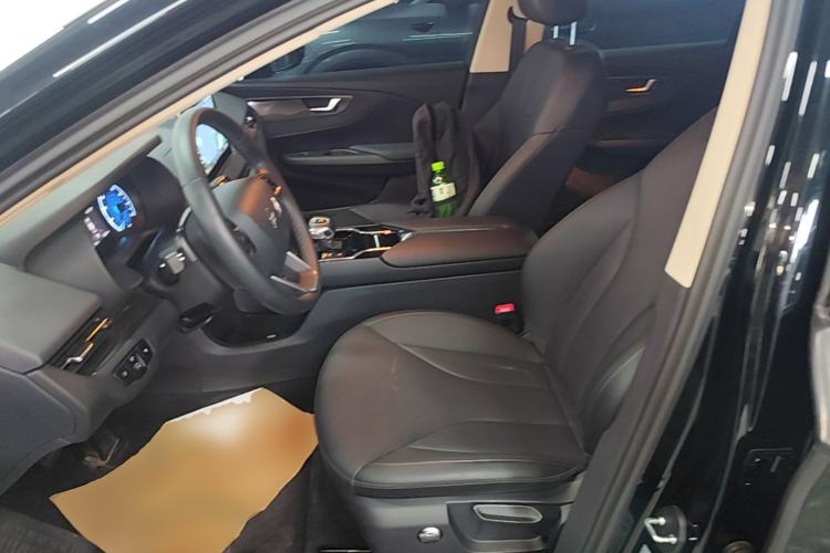 Used Hongqi E-QM5 2022 431 km Charge & Enjoy Edition Left Front Seat