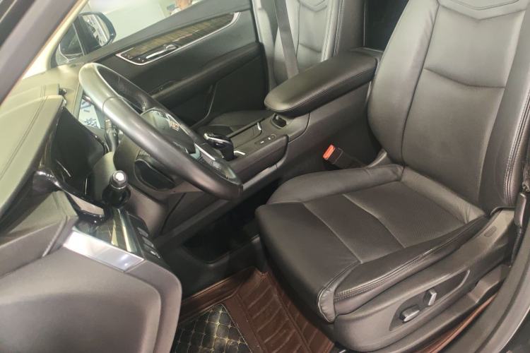 Used Cadillac XT5 2018 25T Luxury Model Left Front Seat