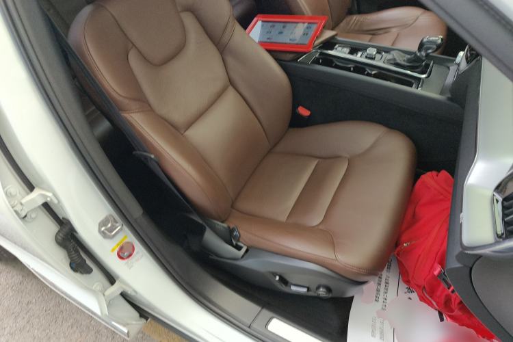 Used Volvo XC60 2020 T5 4x4 Zhiyi Luxury Edition