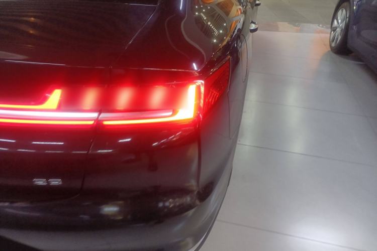 Used BYD e9 2021 Business Edition
