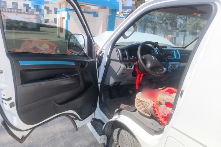 Used Farizon Xingxiang E6 2022 Van with High Roof Equipped with CATL 50.23 kWh Battery Driver Seat