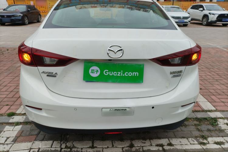 Used Mazda 3 Axela 2016 Sedan 1.5L Automatic Luxury Model