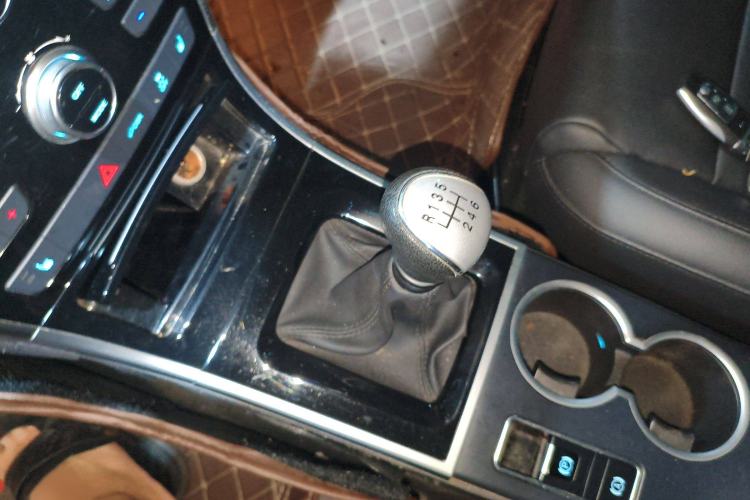 Used Haval H2 2016 Red-Label 1.5T Manual Two-Wheel Drive Luxury Model