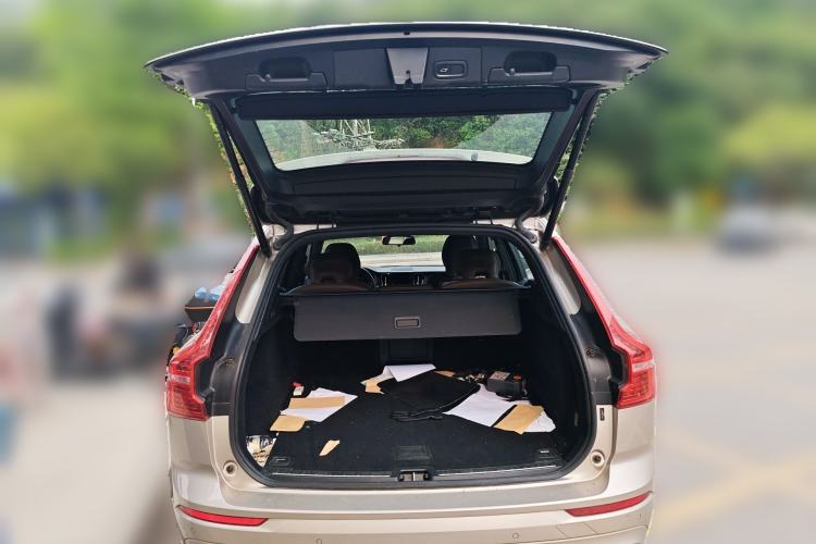 Used Volvo XC60 2022 B5 4x4 Zhiyi Luxury Edition Trunk