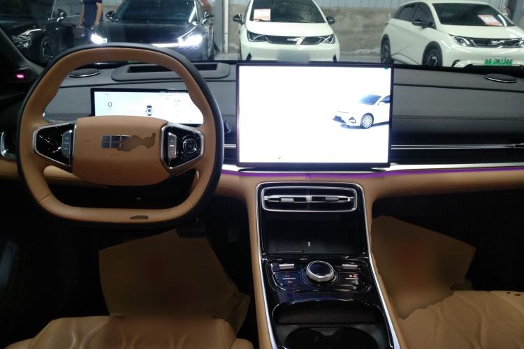 Used Geely Galaxy A7 2025 Model EM-i 150km Starship Edition Center Console