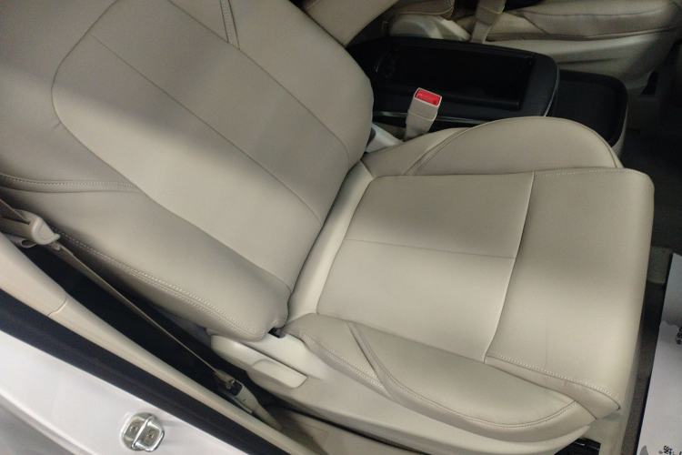 Used Buick GL8 2022 ES Landtrek 653T Comfort Edition