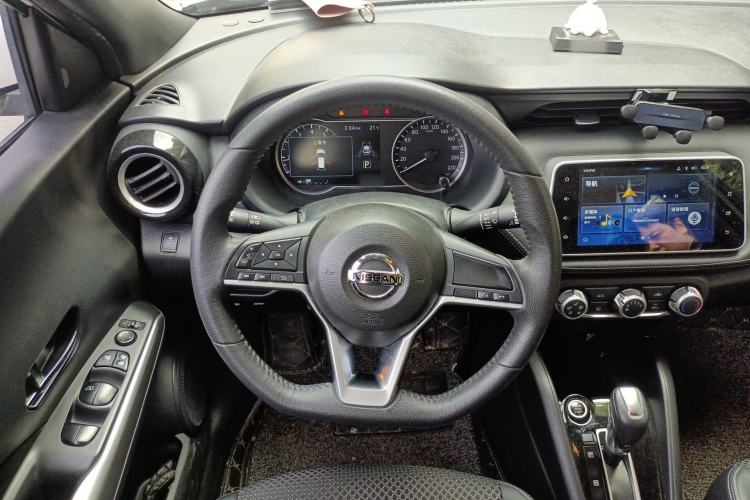 Used Nissan Kicks 2018 1.5L CVT Smart Connect Luxury Edition
