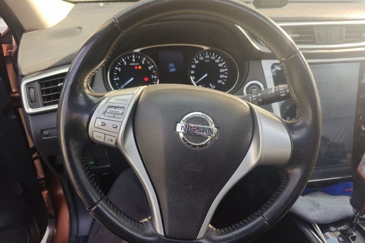 Used Nissan X-Trail 2015 2.0L CVT Comfort MAX Edition 2WD Steering Wheel