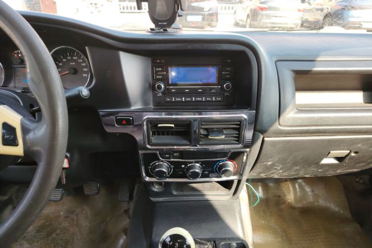 Used Isuzu Pickup 2015 2.8T Two-Wheel Drive 4JB1CT