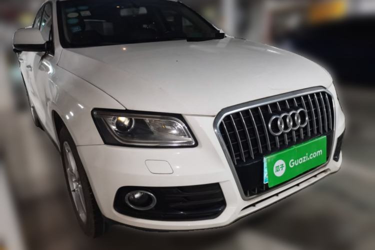 Used Audi Q5 2017 40 TFSI Ambition Edition Front Right 45 Deg