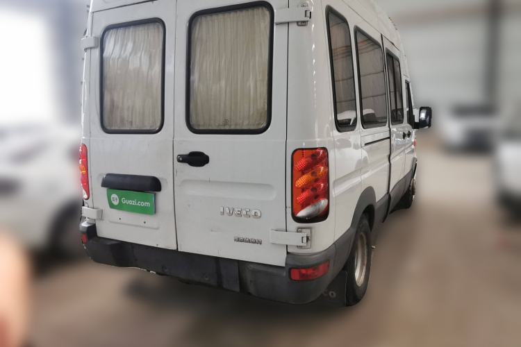 Used Iveco Power Daily 2017 2.5T Classic A37 High-Roof 7-Seater Passenger Van 47Z5
