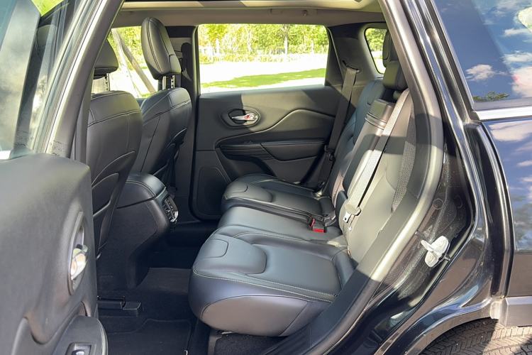 Used Jeep Cherokee 2016 2.4L Professional Edition