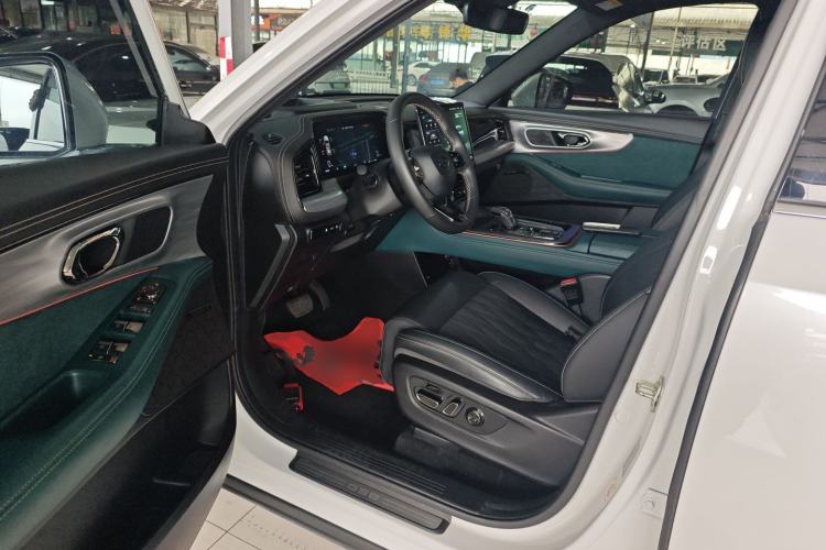 Used GAC Trumpchi GS8 2022 Dual-Engine Series 2.0TM Two-Wheel Drive Prestige Edition (7 Seats) Driver Seat