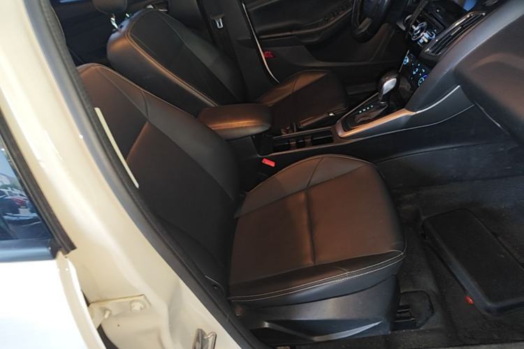 Used Ford Focus 2017 Hatchback 1.6L Automatic Comfort Plus SmartDrive Edition Right Front Seat