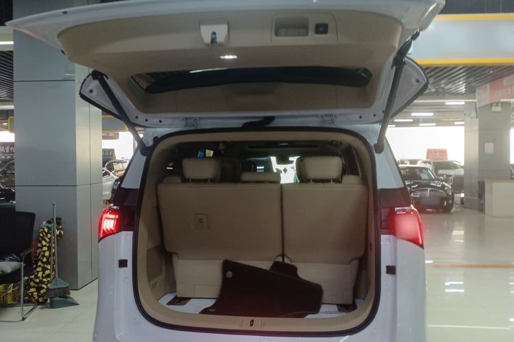 Used Buick Century 2023 2.0T Seven-Seater Yinshi Edition Trunk