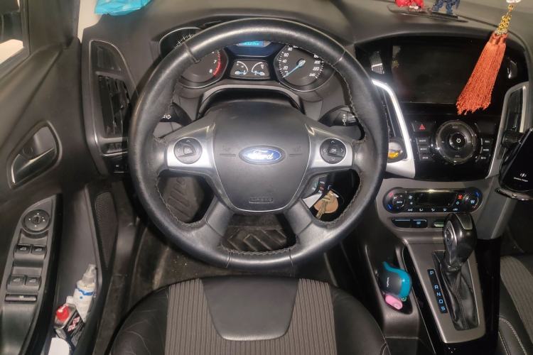 Used Ford Focus 2012 Sedan 1.6L Automatic Fashion Edition Steering Wheel