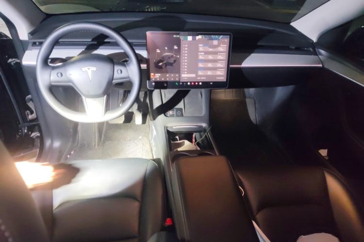 Used Tesla Model Y 2023 Rear-Wheel-Drive Version Center Console