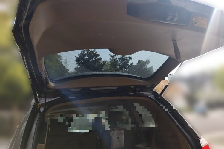 Used Toyota Highlander 2009 2.7L Two-Wheel Drive 7-Seater Supreme Edition Trunk