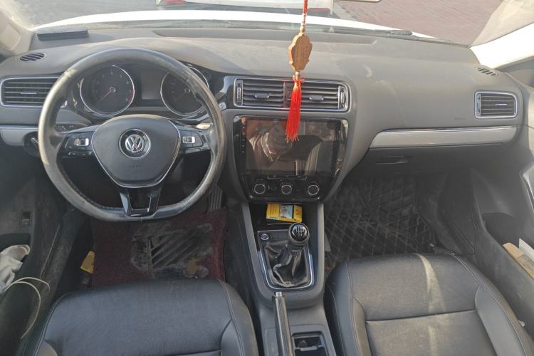 Used Volkswagen Sagitar 2017 1.6L Manual Comfort Model
