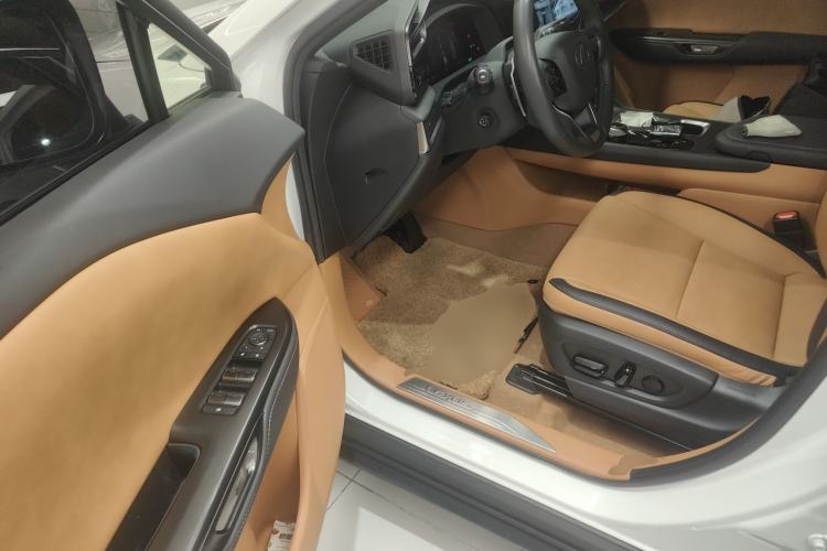 Used Lexus RZ 2023 450e All-Wheel-Drive Long-Range Version Driver Seat