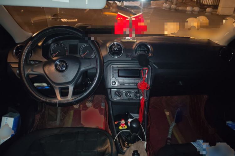 Used Volkswagen Jetta 2017 1.5L Manual Fashion Edition Center Console