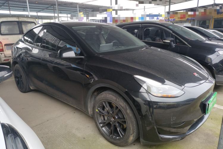 Used Tesla Model Y 2023 Rear-Wheel-Drive Version Front Right 45 Deg