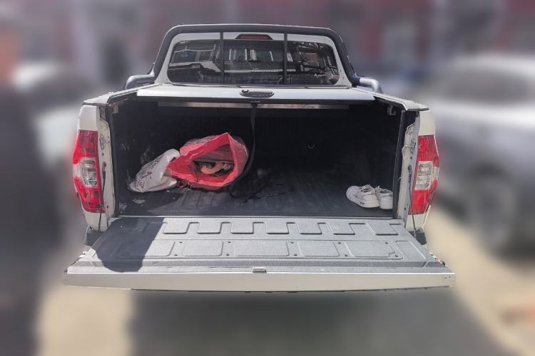 Used SAIC MAXUS T60 2017 2.0T Gasoline Automatic 4x4 High-Ride Elite Standard Cabin Trunk