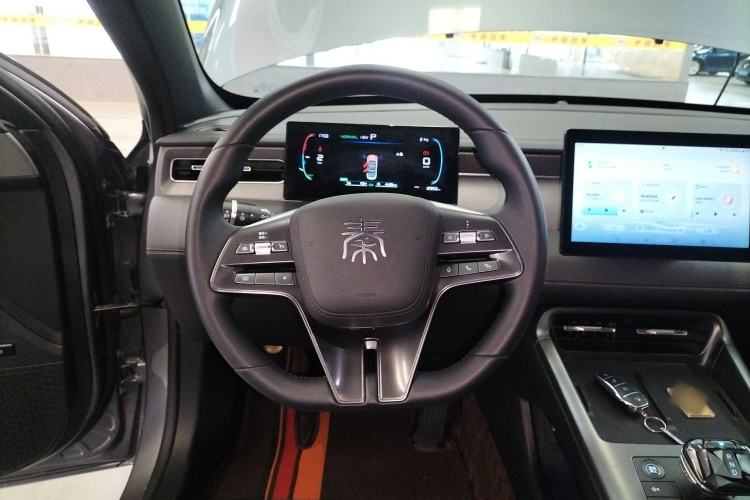 Used BYD Qin PLUS 2025 DM-i Smart Drive 55KM Leading Model
