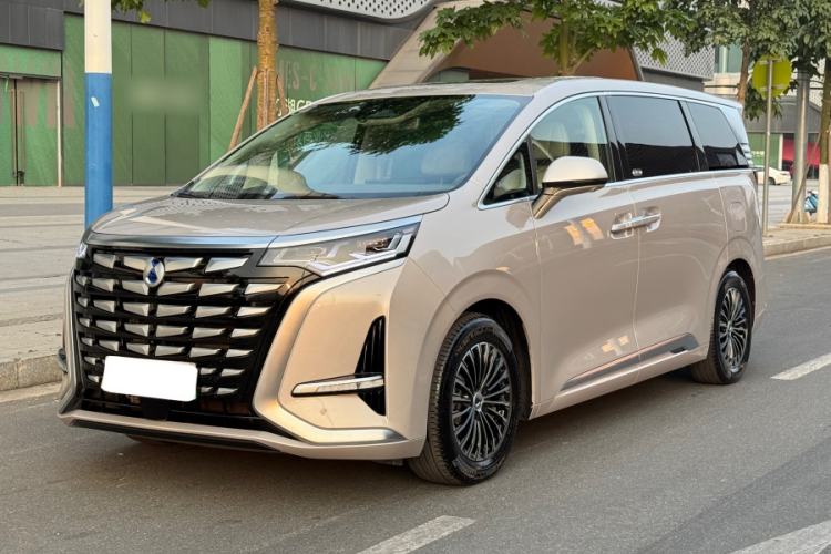 Used Denza D9 2022 DM-i 1040 Prestige Model