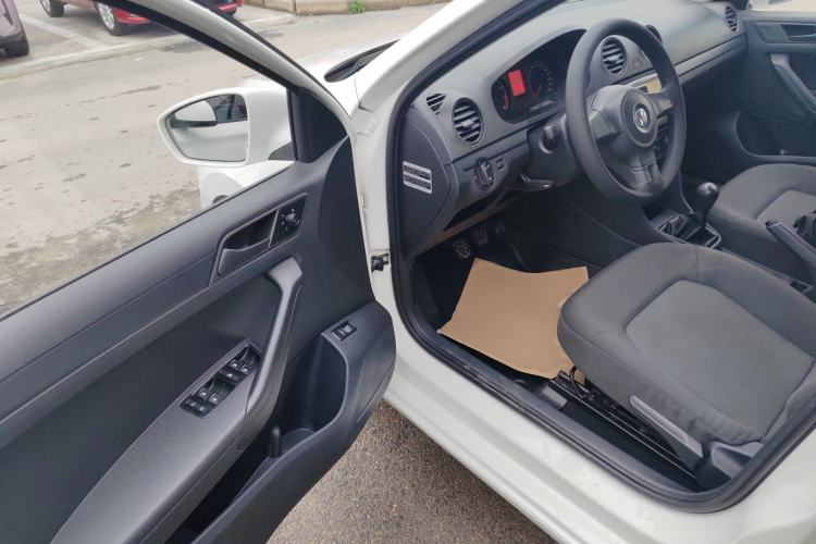 Used Volkswagen Jetta 2015 Value Edition 1.6L Manual Fashionable Style
