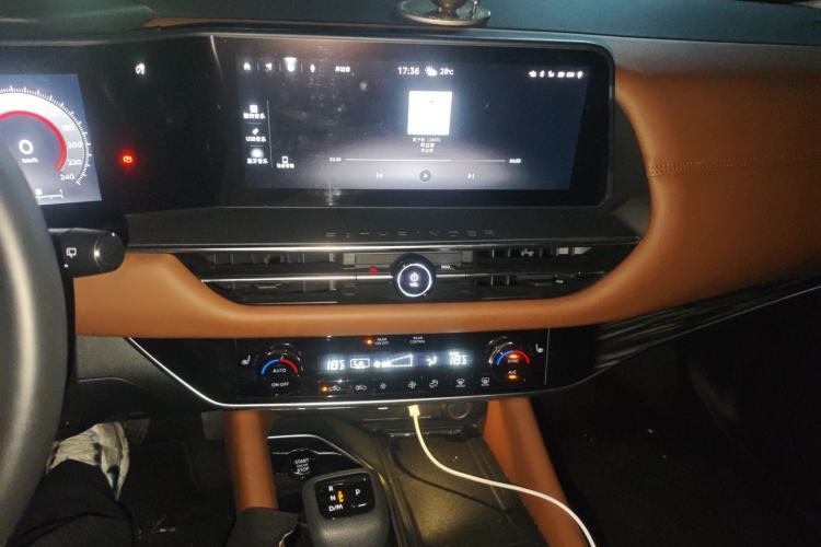 Used Nissan Pathfinder 2024 380 VC-TURBO Four-Wheel Drive Intelligent Driving Version 6 Seats Audio And AC Panel