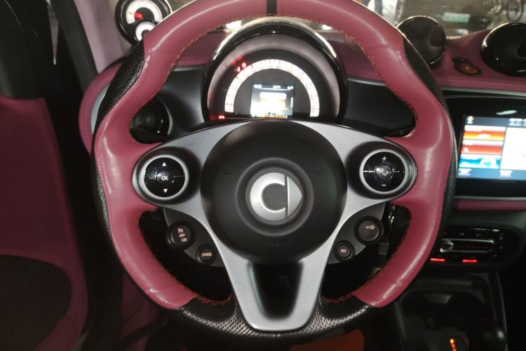 Used smart fortwo 2016 0.9T 66 kW Convertible Pioneer Edition
