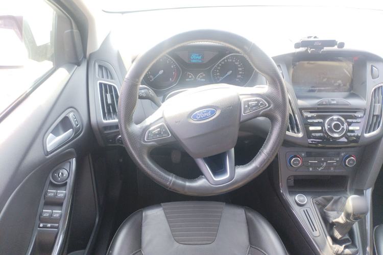 Used Ford Focus 2017 Sedan 1.6L Manual Fashion Edition Smart Drive Version
