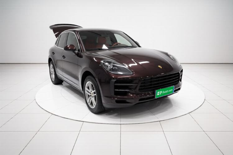 Used Porsche Macan 2018 Macan 2.0T Front Right 45 Deg