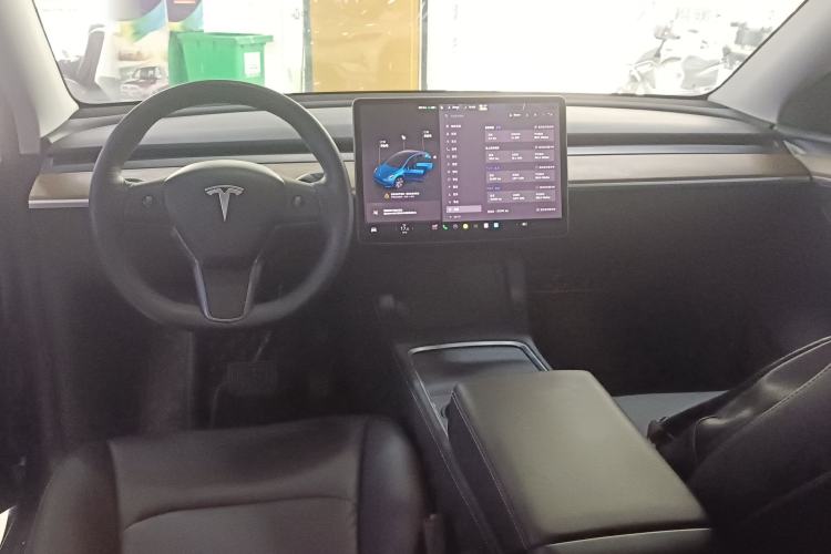 Used Tesla Model Y 2022 Long-Range All-Wheel-Drive Version Center Console