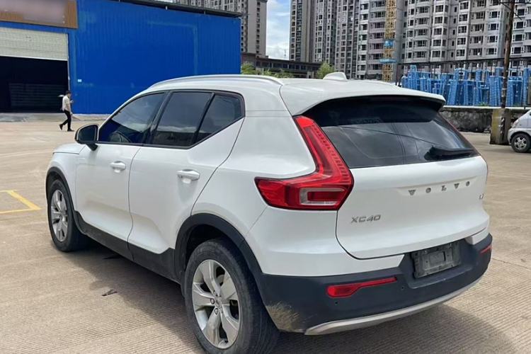 Used Volvo XC40 2019 T4 Four-Wheel Drive Dawn Ice White

