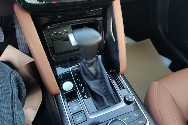 Used BORGWARD BX7 2016 28T Two-Wheel Drive Luxury Version 5 Seats
