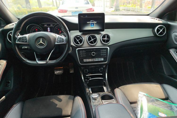 Used Mercedes-Benz CLA 2017 CLA 220 4MATIC Center Console