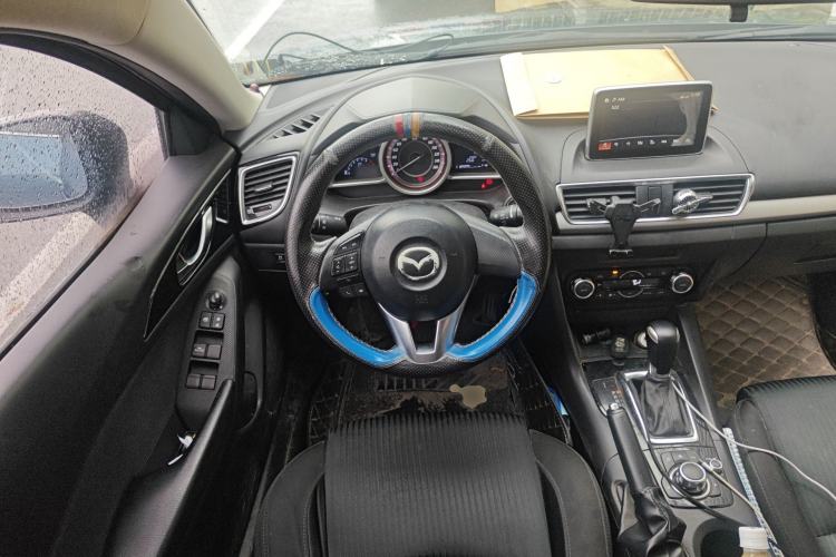 Used Mazda 3 Axela 2016 Sedan 1.5L Automatic Luxury Model