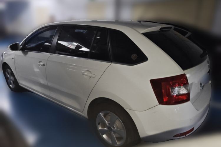 Used Skoda Rapid Spaceback 2016 1.6L Manual Trend Edition
