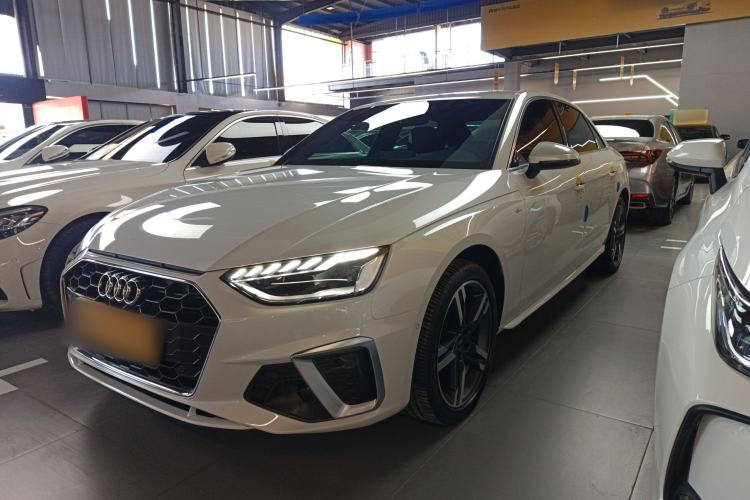 Used Audi A4L 2022 40 TFSI Luxury Dynamic Model
